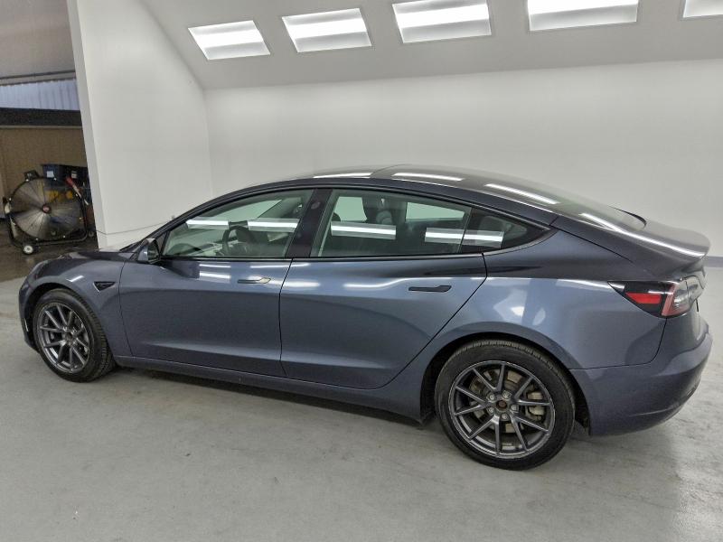 Фото 2 - TESLA MODEL 3