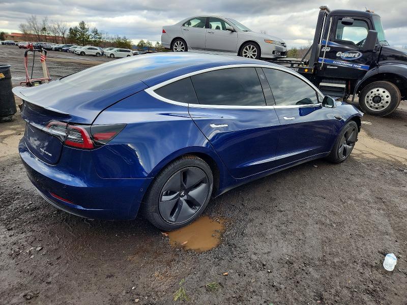 Фото 3 - TESLA MODEL 3