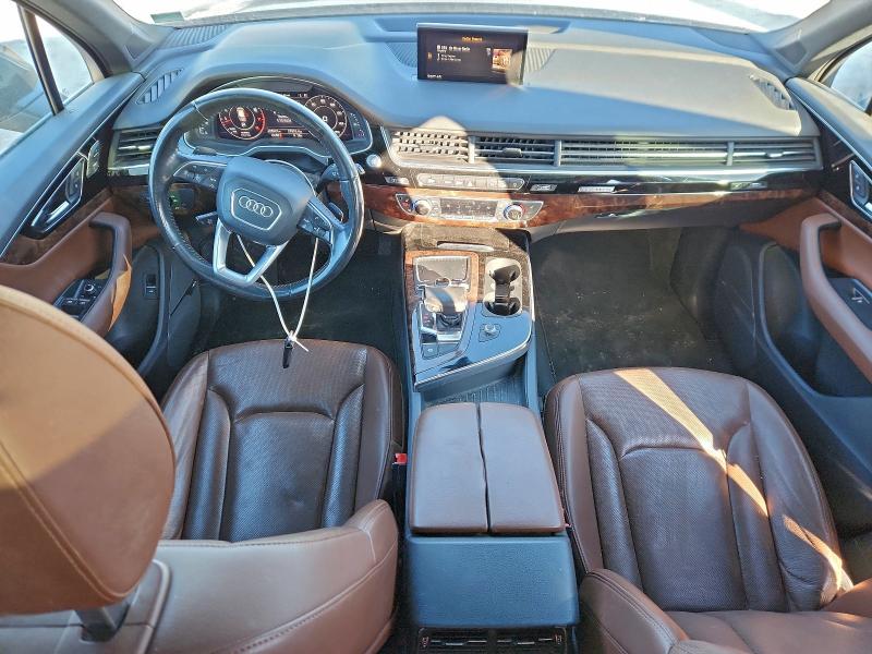 Фото 8 - AUDI Q7