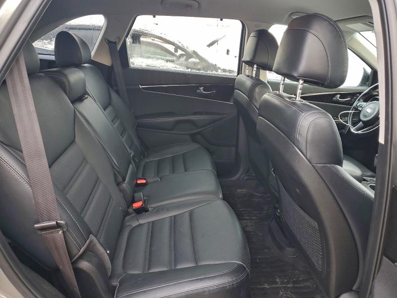 Фото 11 - KIA SORENTO