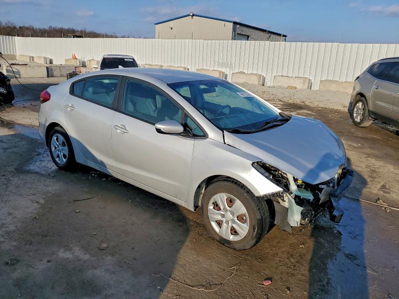 Фото 4 - KIA FORTE