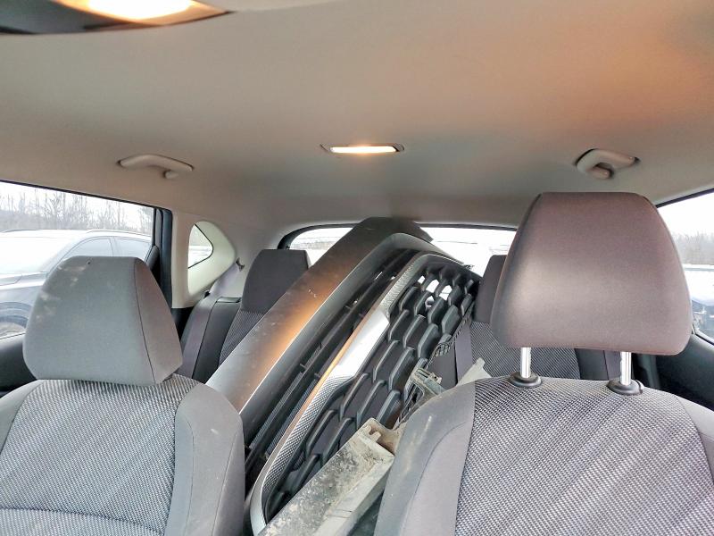 Фото 10 - KIA SELTOS