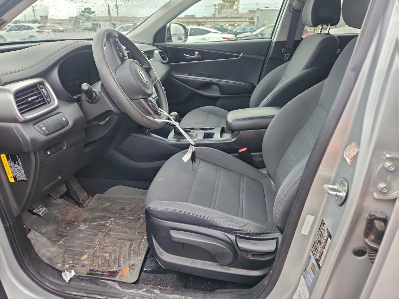 Фото 7 - KIA SORENTO