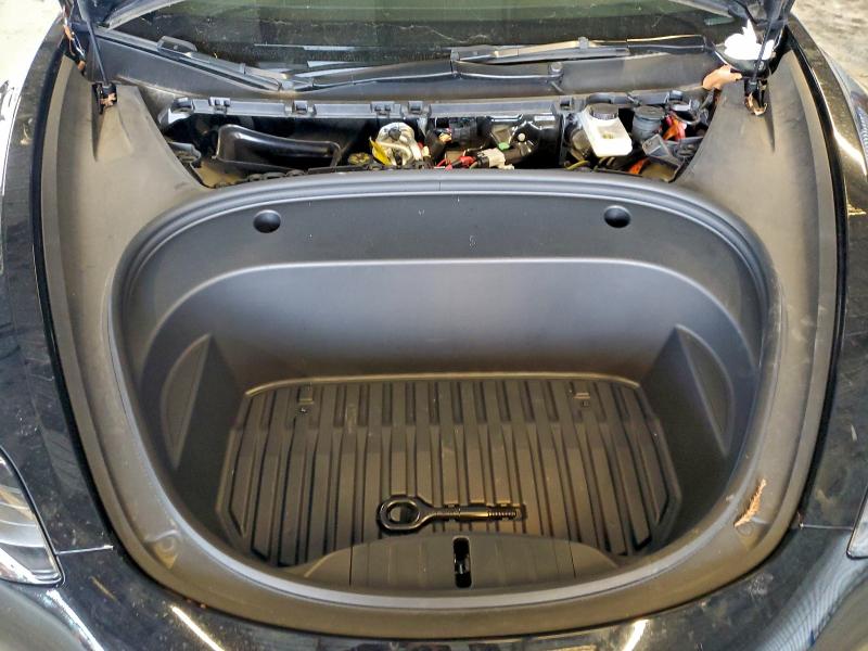 Фото 11 - TESLA MODEL 3