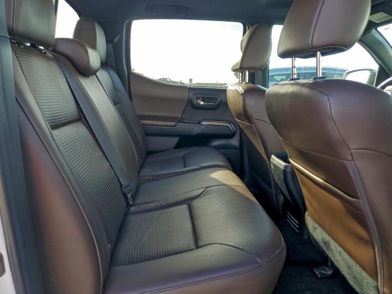 Фото 10 - TOYOTA TACOMA