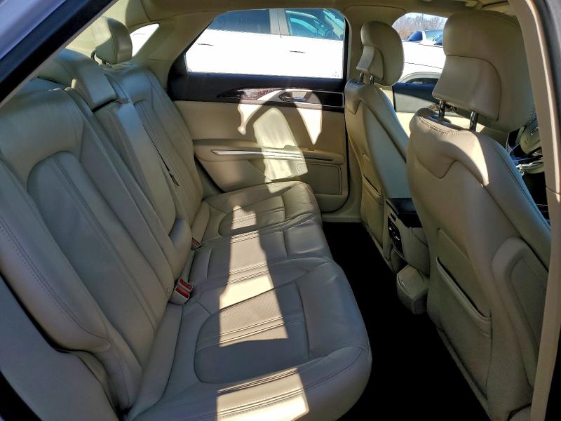 Фото 10 - LINCOLN MKZ
