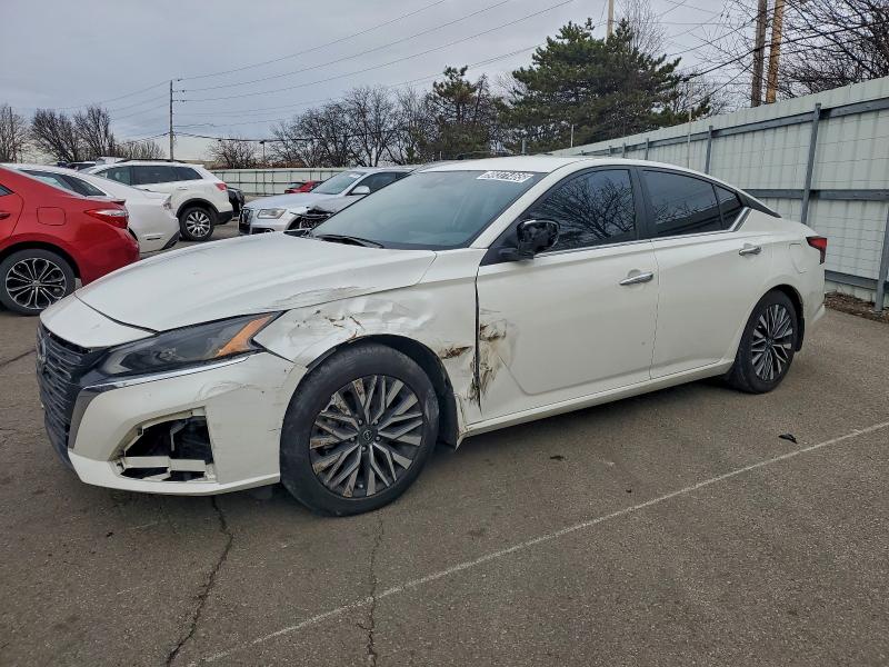 Фото 1 - NISSAN ALTIMA