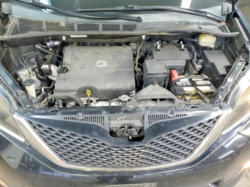 Фото 12 - TOYOTA SIENNA