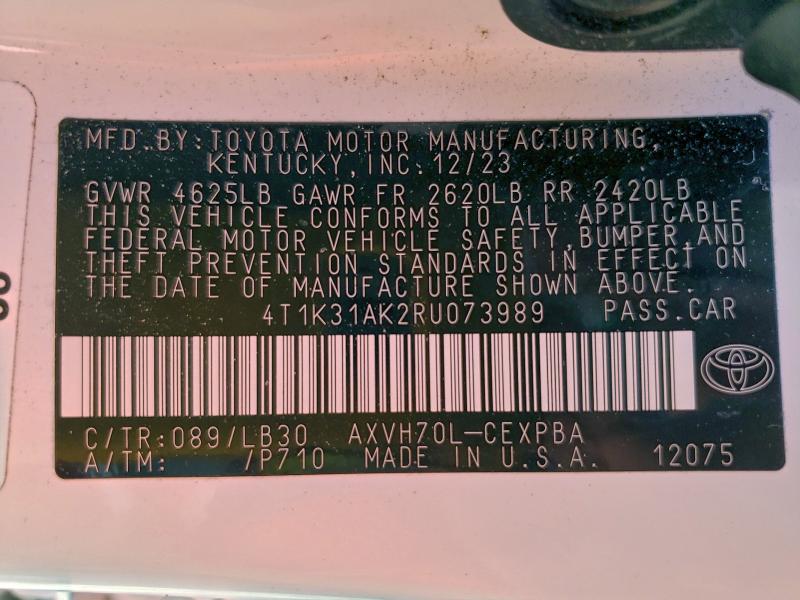 Фото 13 - TOYOTA CAMRY