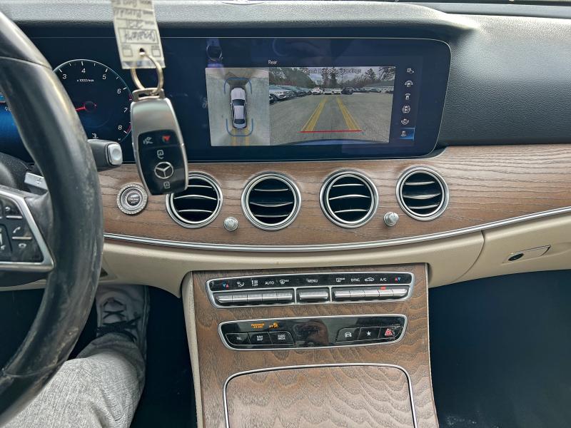 Фото 10 - MERCEDES-BENZ E-CLASS