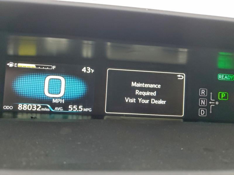 Фото 9 - TOYOTA PRIUS