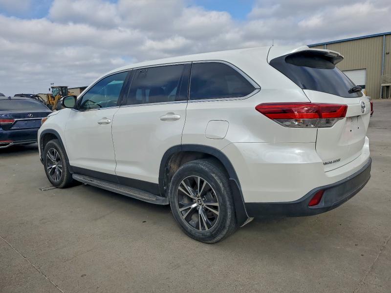 Фото 2 - TOYOTA HIGHLANDER