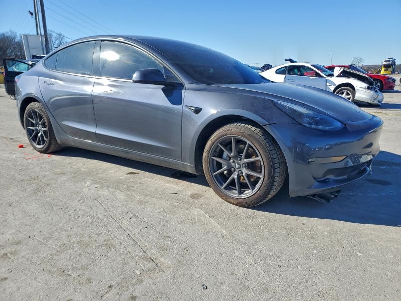 Фото 4 - TESLA MODEL 3