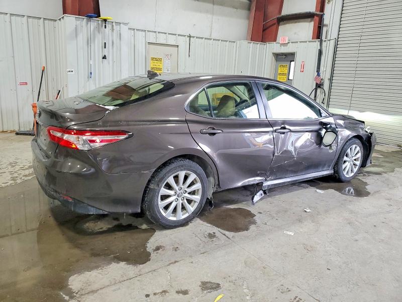 Фото 3 - TOYOTA CAMRY