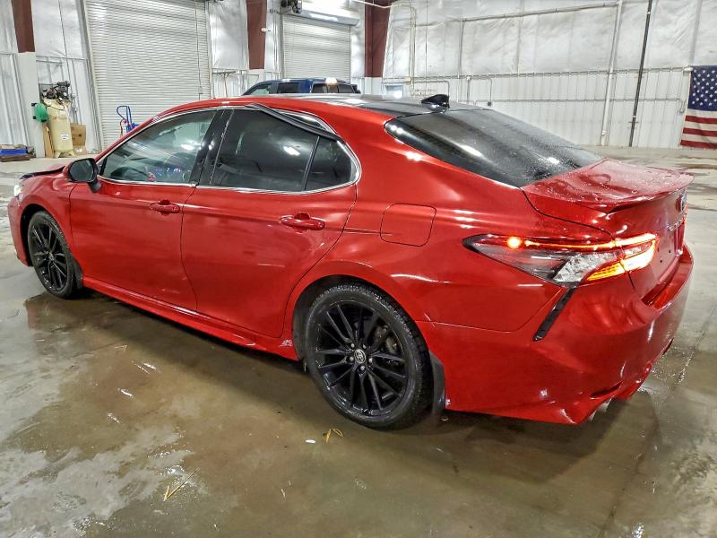 Фото 2 - TOYOTA CAMRY