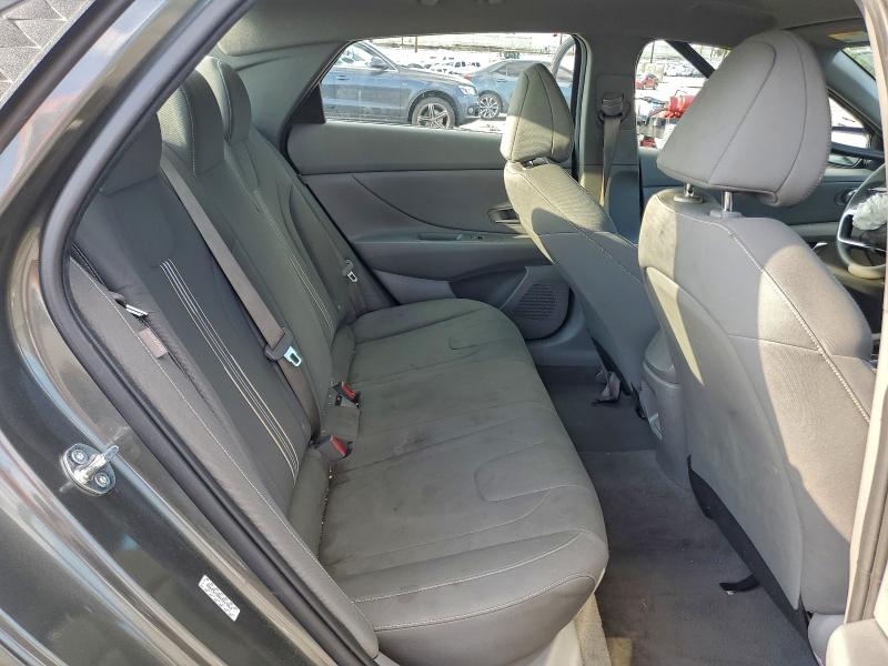 Фото 10 - HYUNDAI ELANTRA