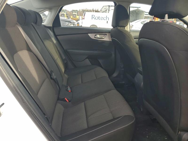 Фото 10 - KIA FORTE