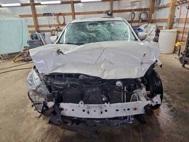 Фото 5 - MAZDA 3