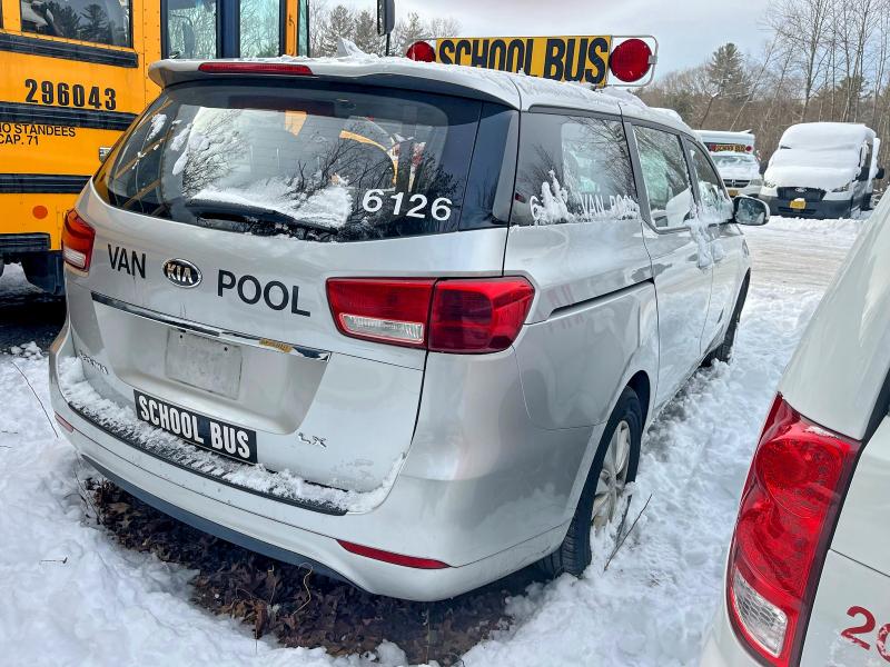 Фото 4 - KIA SEDONA