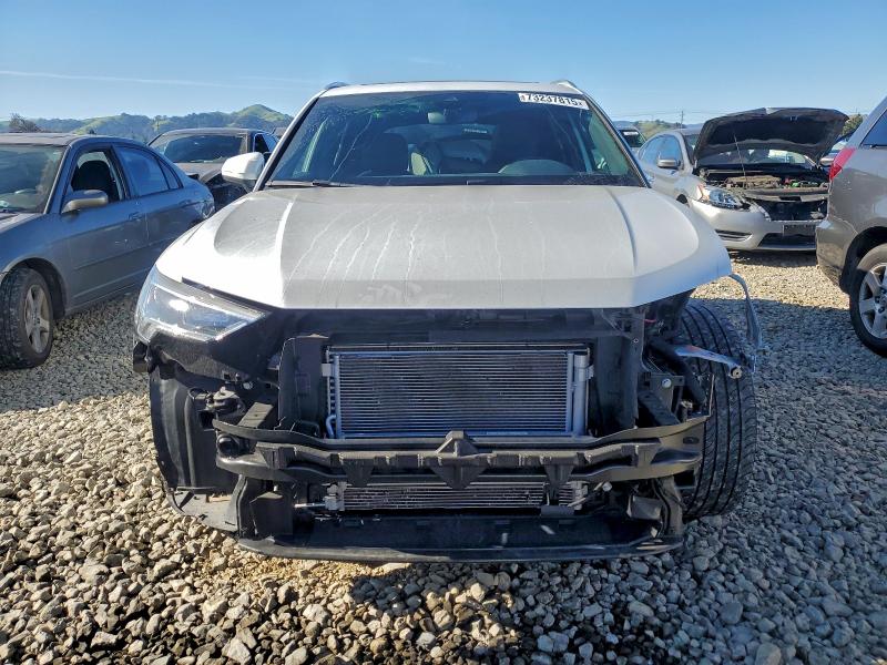 Фото 5 - AUDI Q3