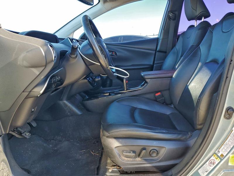 Фото 7 - TOYOTA PRIUS