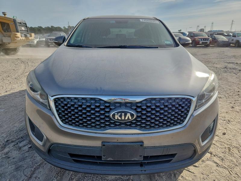 Фото 5 - KIA SORENTO