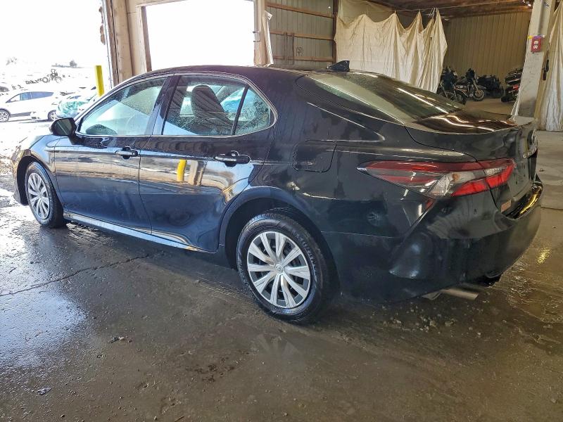 Фото 2 - TOYOTA CAMRY