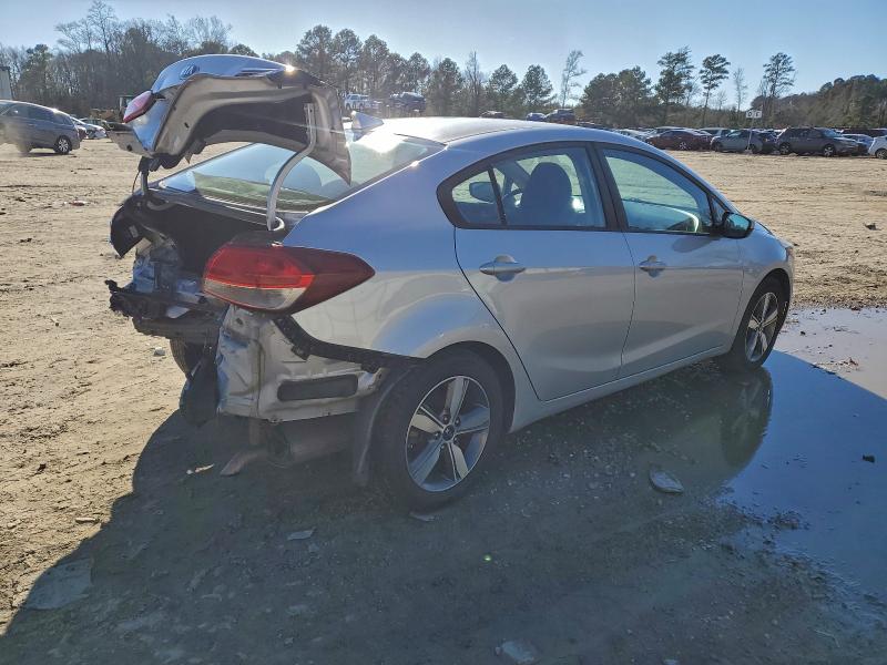 Фото 3 - KIA FORTE