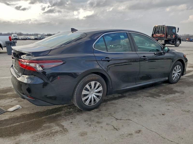 Фото 3 - TOYOTA CAMRY