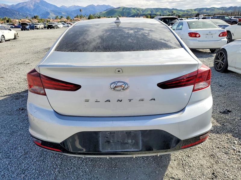 Фото 6 - HYUNDAI ELANTRA