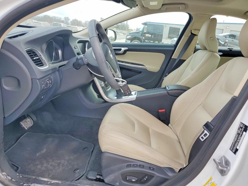 Фото 7 - VOLVO S60