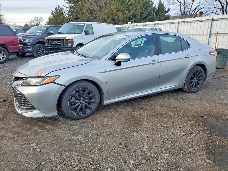 Фото 1 - TOYOTA CAMRY