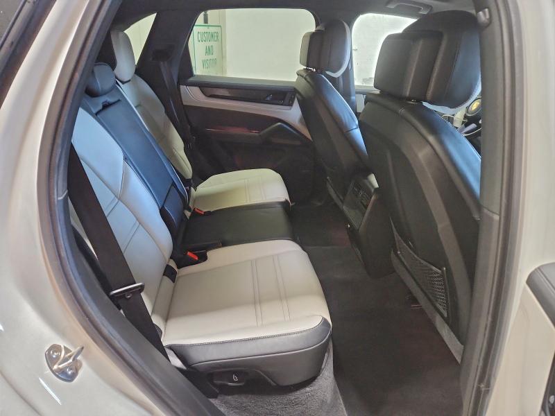 Фото 11 - PORSCHE CAYENNE