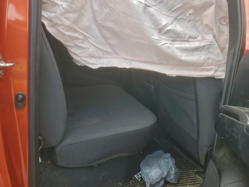 Фото 10 - TOYOTA TACOMA