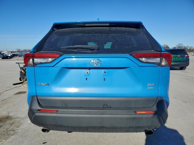 Фото 6 - TOYOTA RAV4