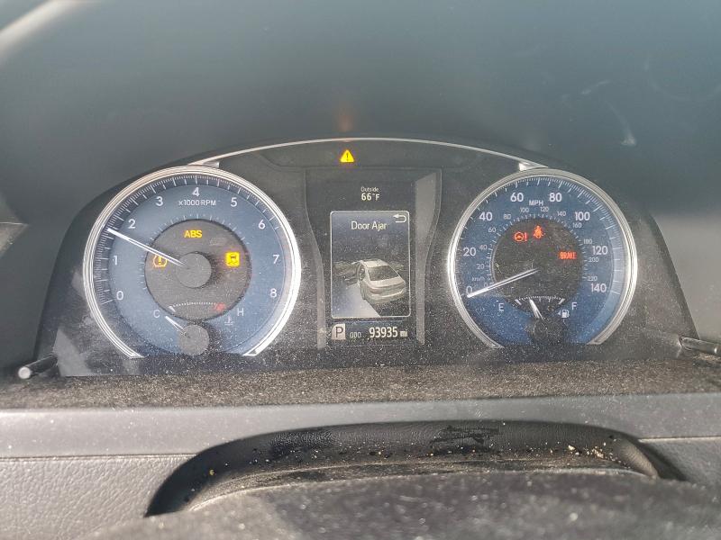 Фото 9 - TOYOTA CAMRY