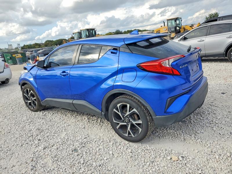 Фото 2 - TOYOTA C-HR