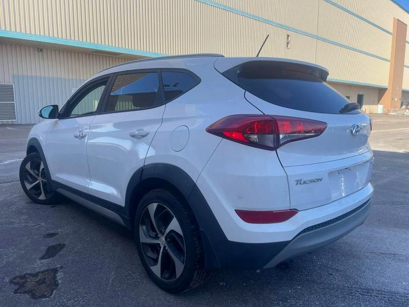Фото 3 - HYUNDAI TUCSON