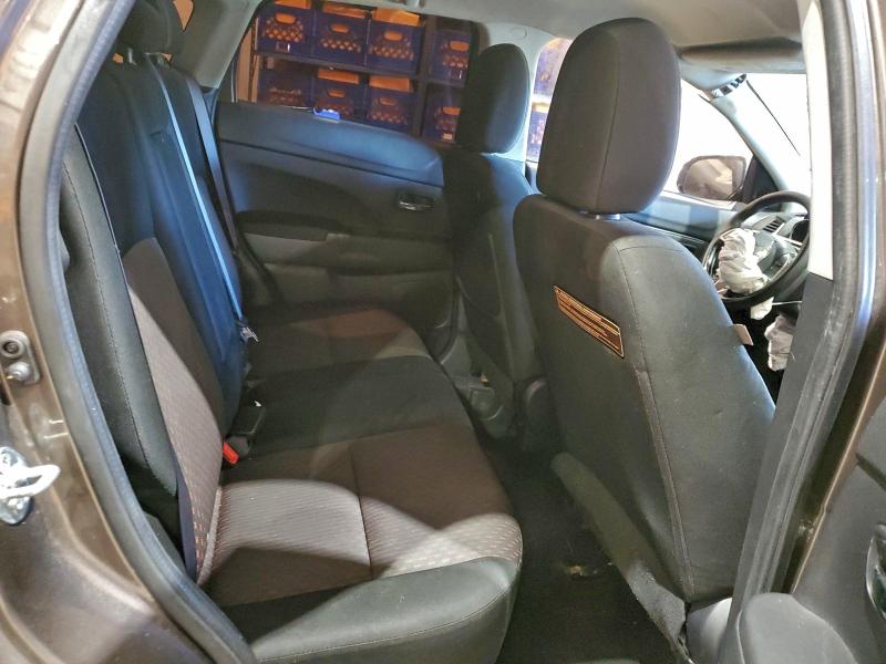 Фото 10 - MITSUBISHI OUTLANDER