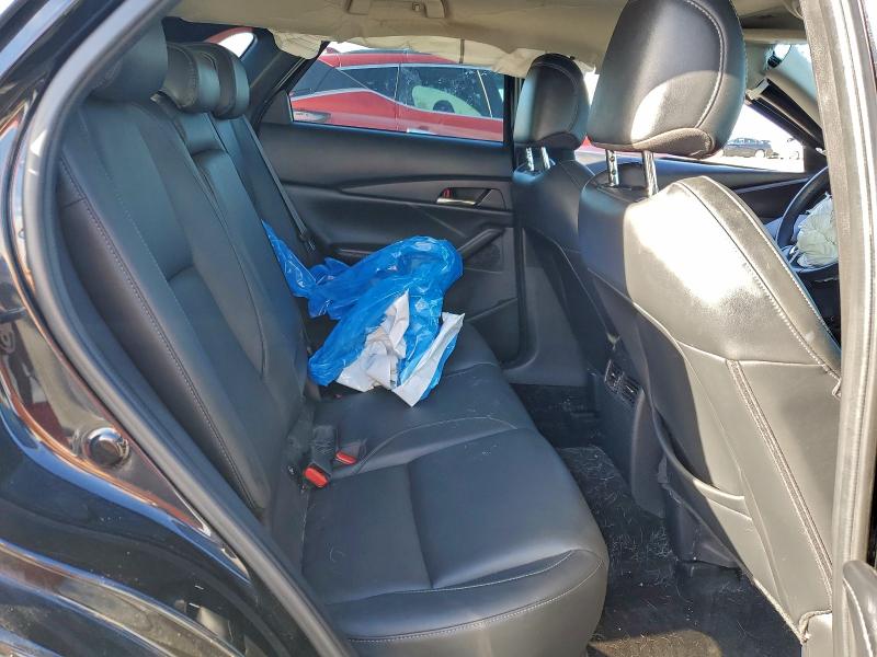 Фото 11 - MAZDA CX30