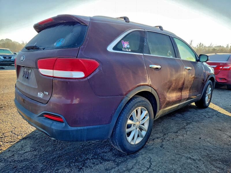 Фото 3 - KIA SORENTO