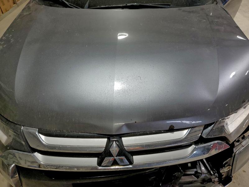 Фото 12 - MITSUBISHI OUTLANDER