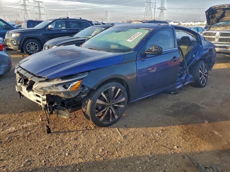 Фото 1 - NISSAN ALTIMA