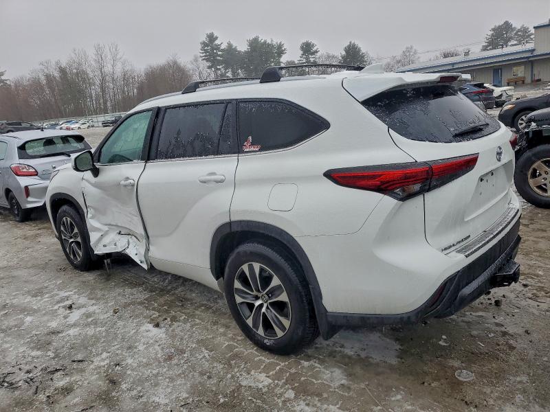 Фото 2 - TOYOTA HIGHLANDER