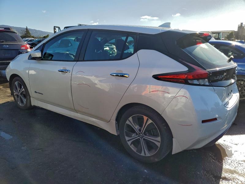 Фото 2 - NISSAN LEAF