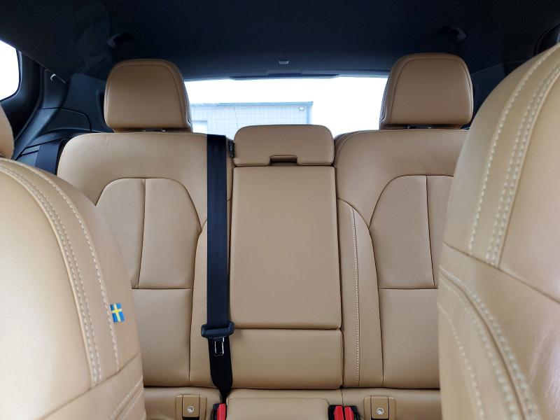 Фото 10 - VOLVO XC40