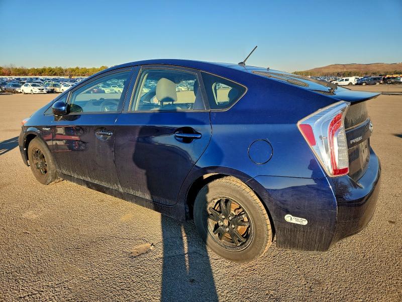 Фото 2 - TOYOTA PRIUS