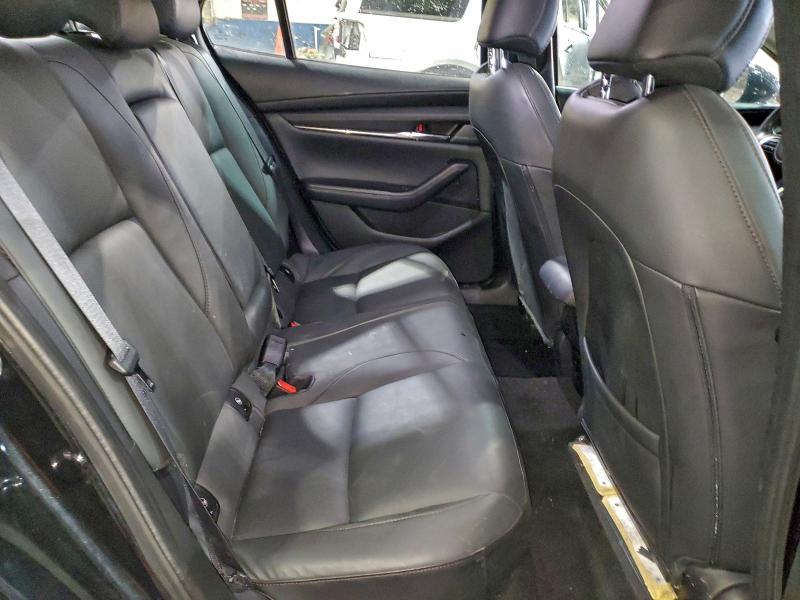 Фото 10 - MAZDA 3