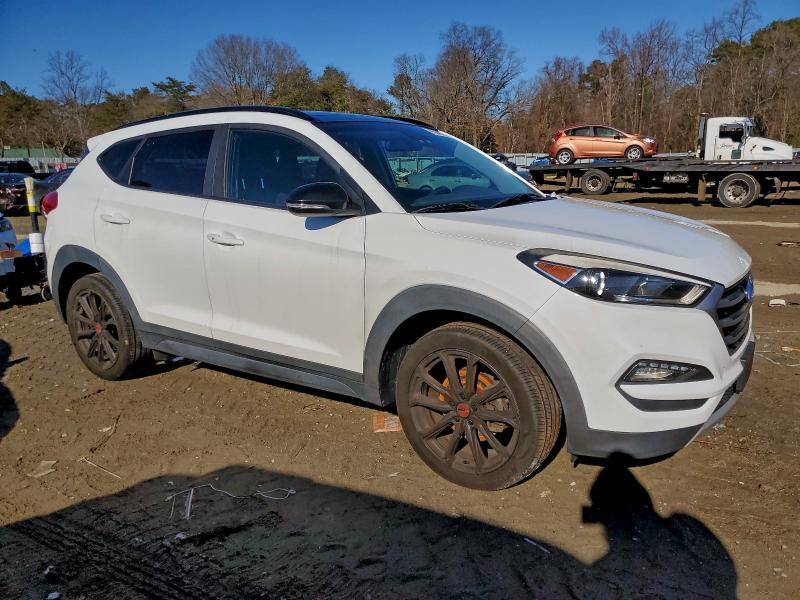 Фото 4 - HYUNDAI TUCSON