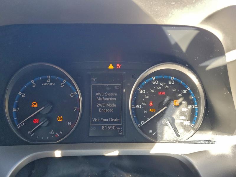 Фото 9 - TOYOTA RAV4